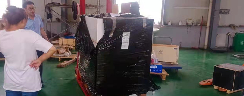 意大利注塑机配件上；〗谇骞