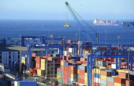 从香港进口的旧机械设备到国内报关遇估价，要另表提供哪些资料